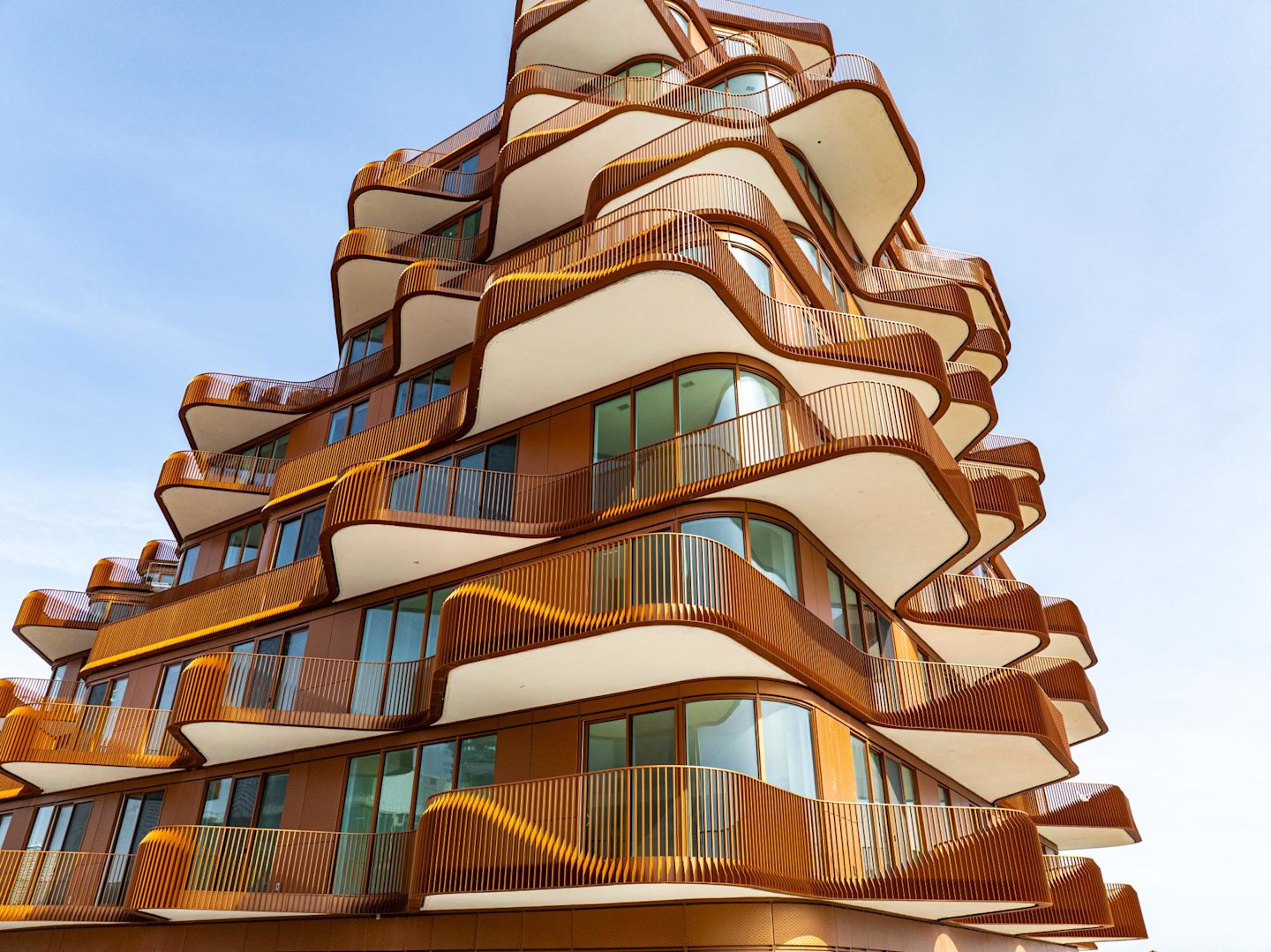 Hines Tridel Aqualuna at Bayside Toronto