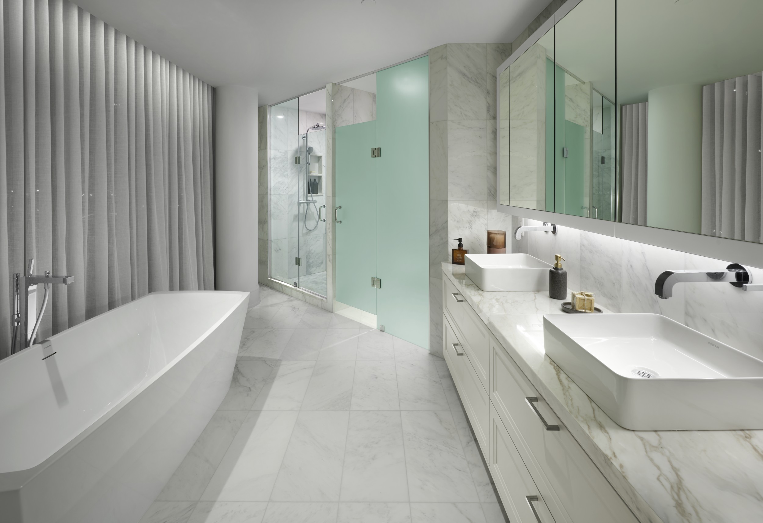 Aqualuna Suite 1107 Principal Ensuite