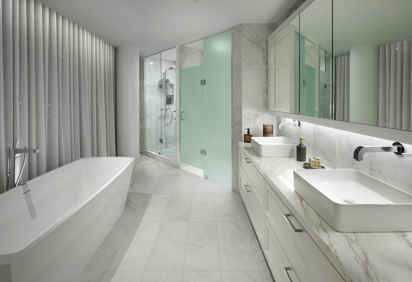 Aqualuna Suite 1107 Principal Ensuite