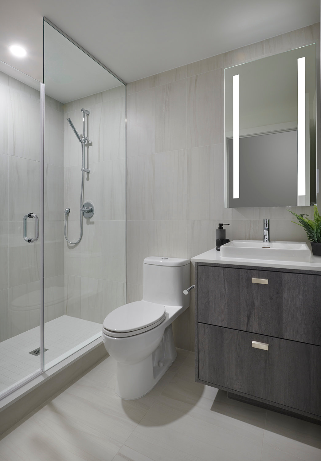 The Dupont Suite 328 Principal Bathroom