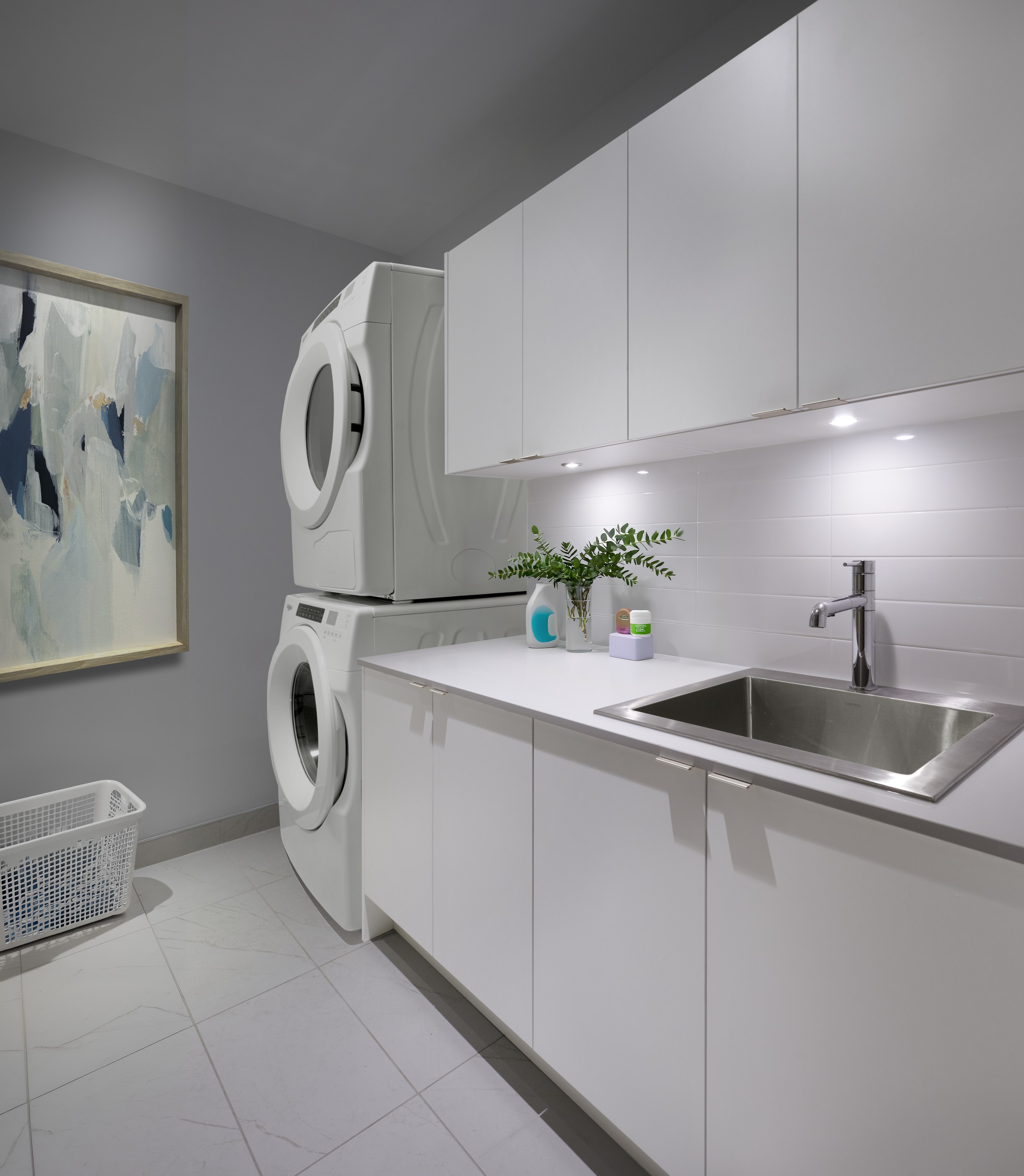 Aqualuna Suite 722 Laundry Room