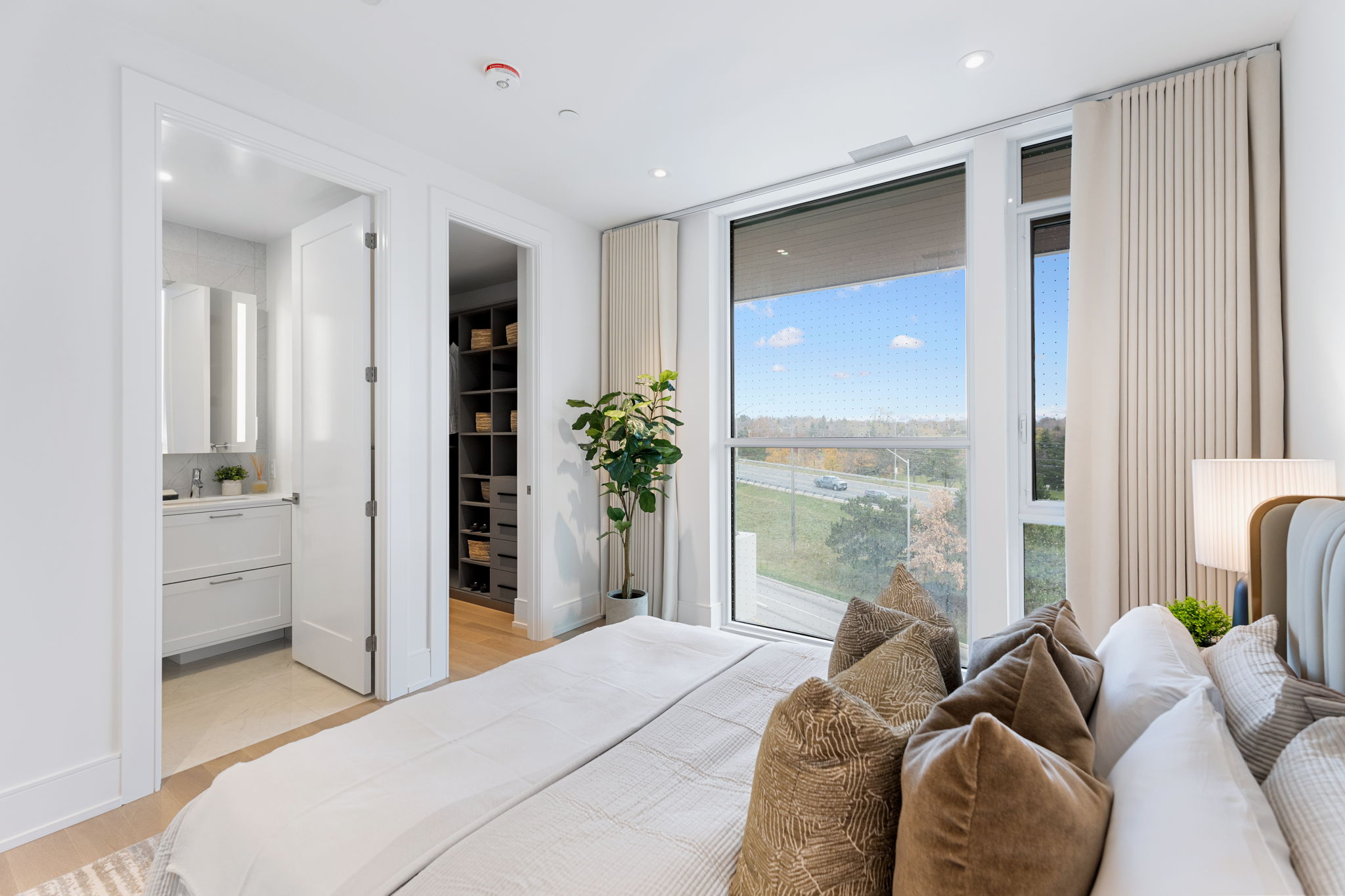 Royal Bayview Suite 418 Bedroom