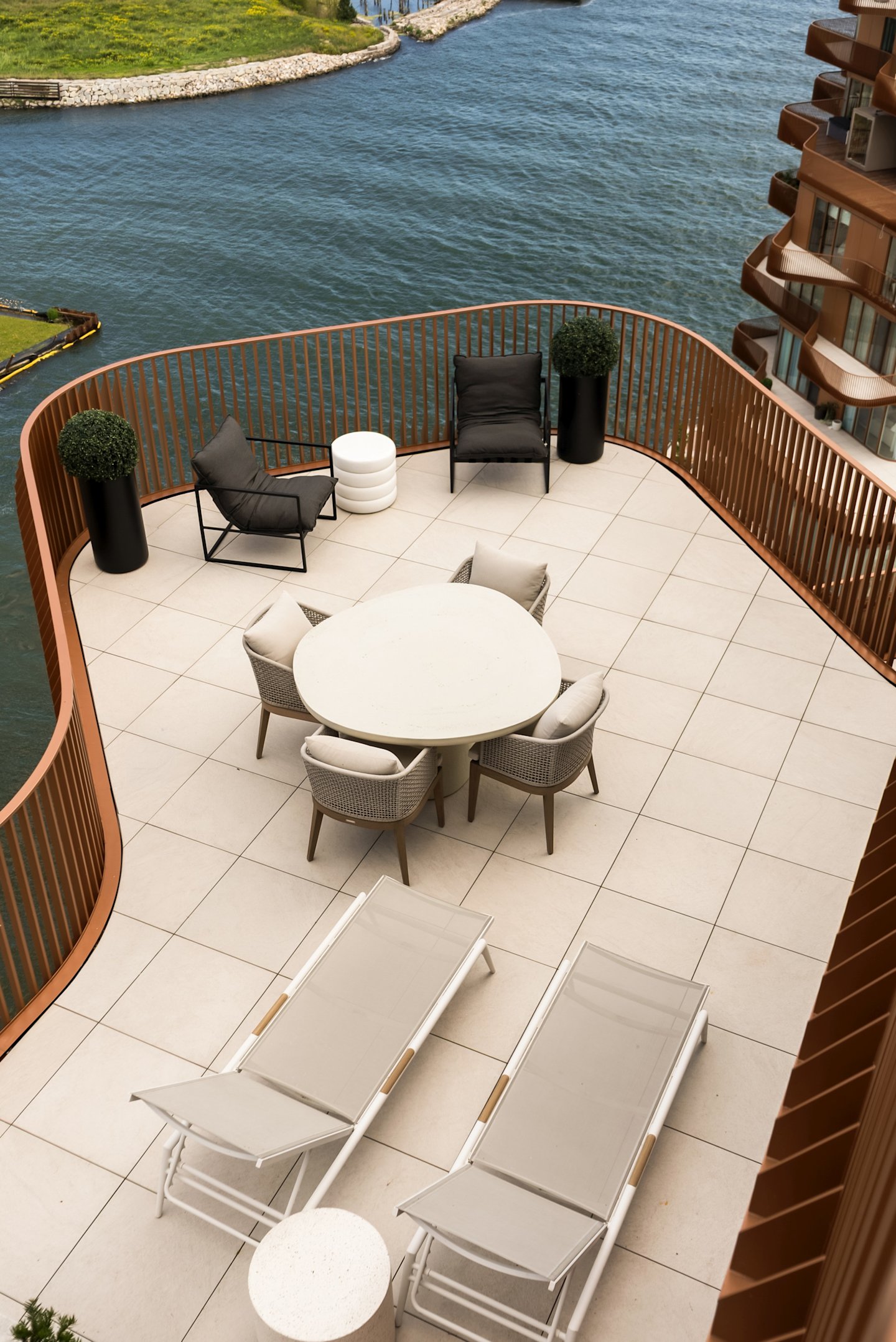 Aqualuna SPH1 Terrace Furniture
