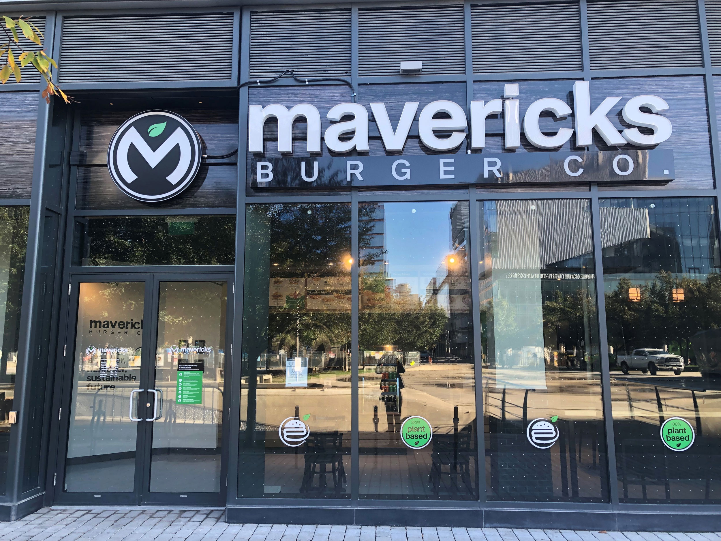 Mavericks Burger Co. at Bayside Village