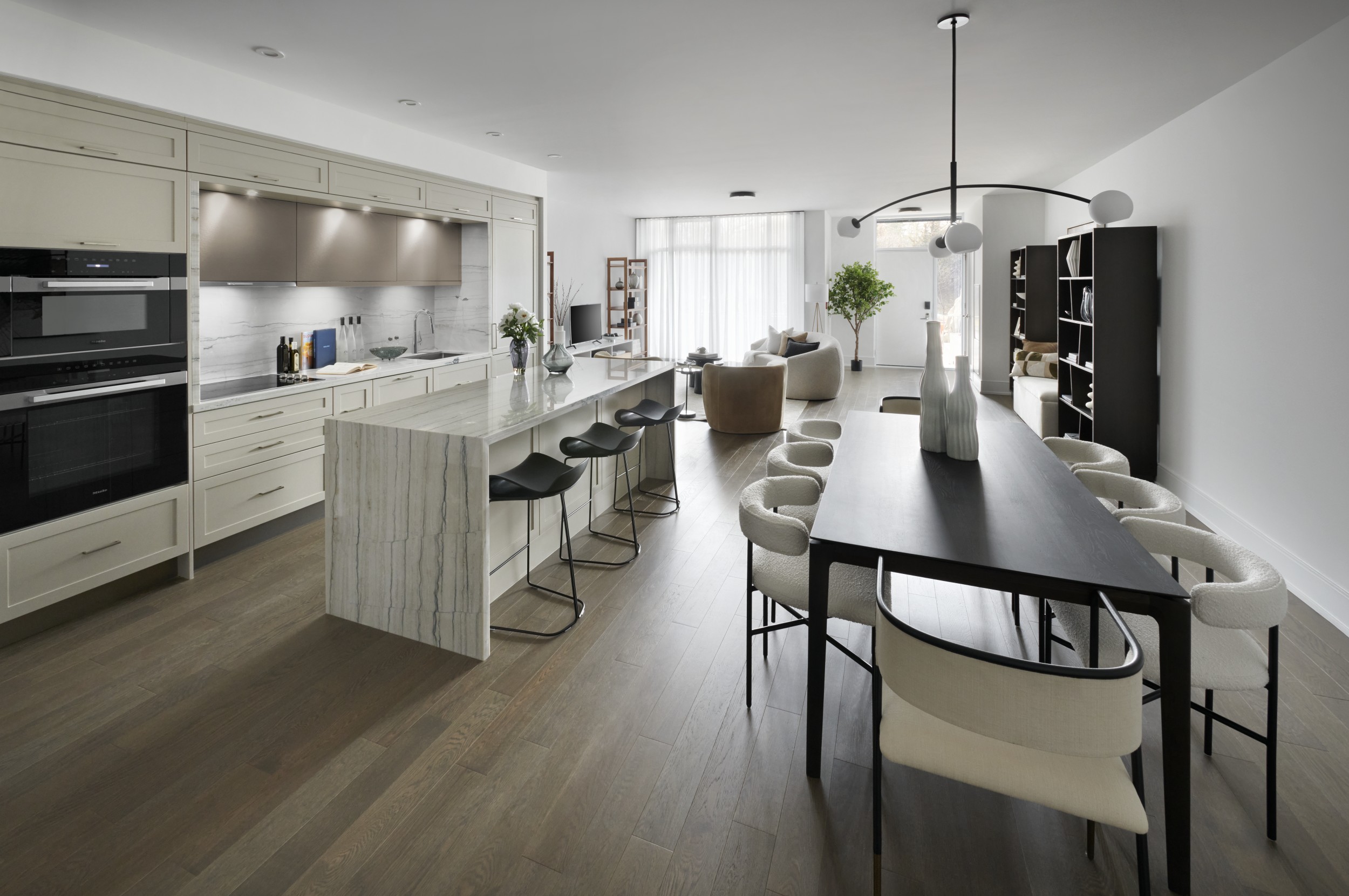 Chateau Suite PL01 Kitchen and Dining Room