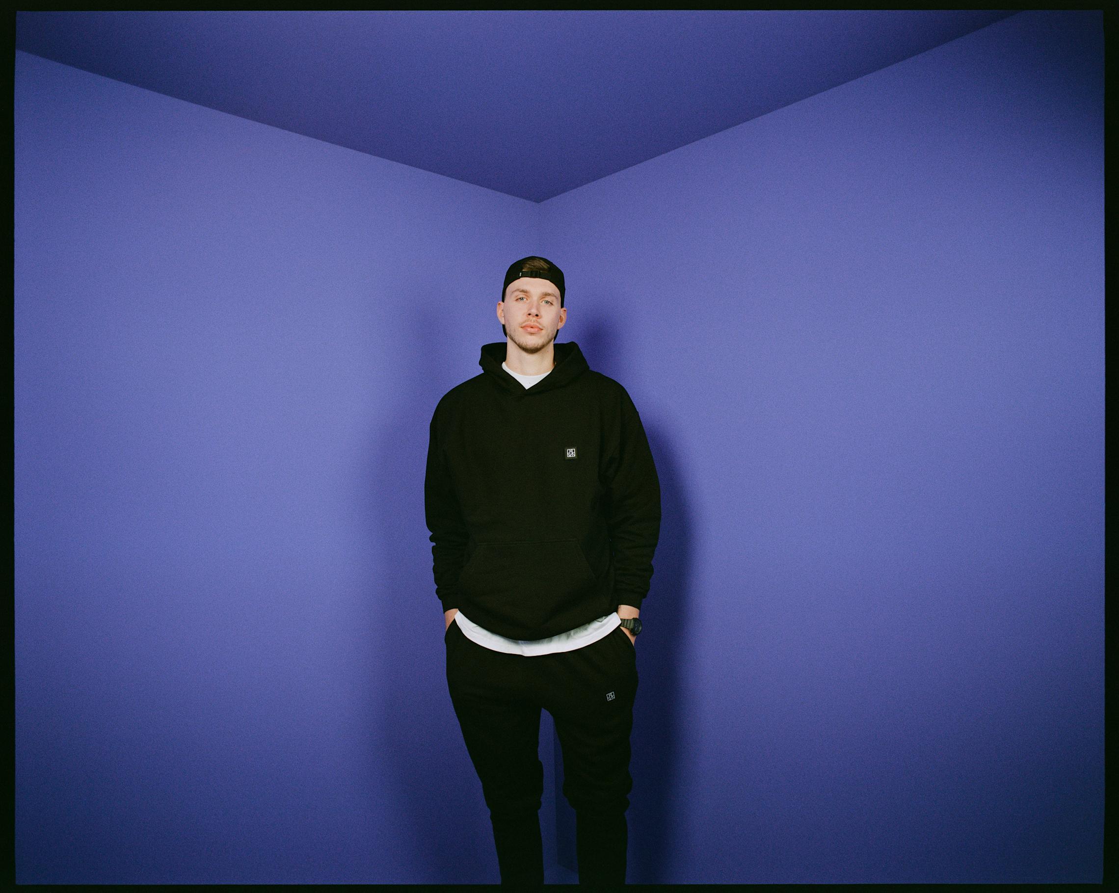 philipp gladsome-000069390006