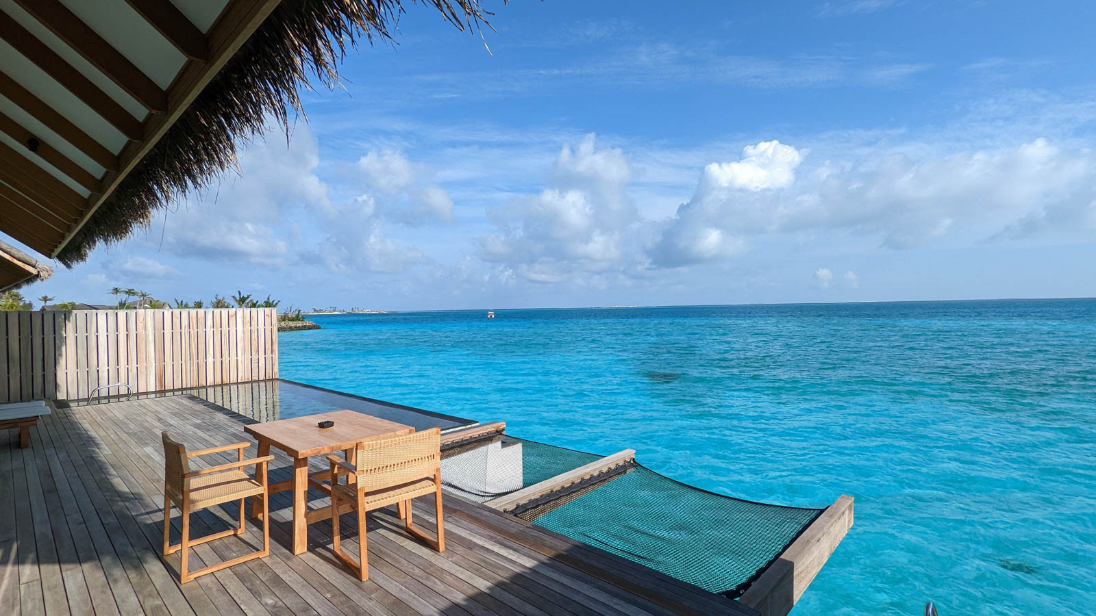 【馬爾地夫．希爾頓 Amingiri 渡假村】套房水上Villa開箱∣含交通、早餐、歡樂時光、鑽卡會員福利｜Hilton Maldives Amingiri Resort