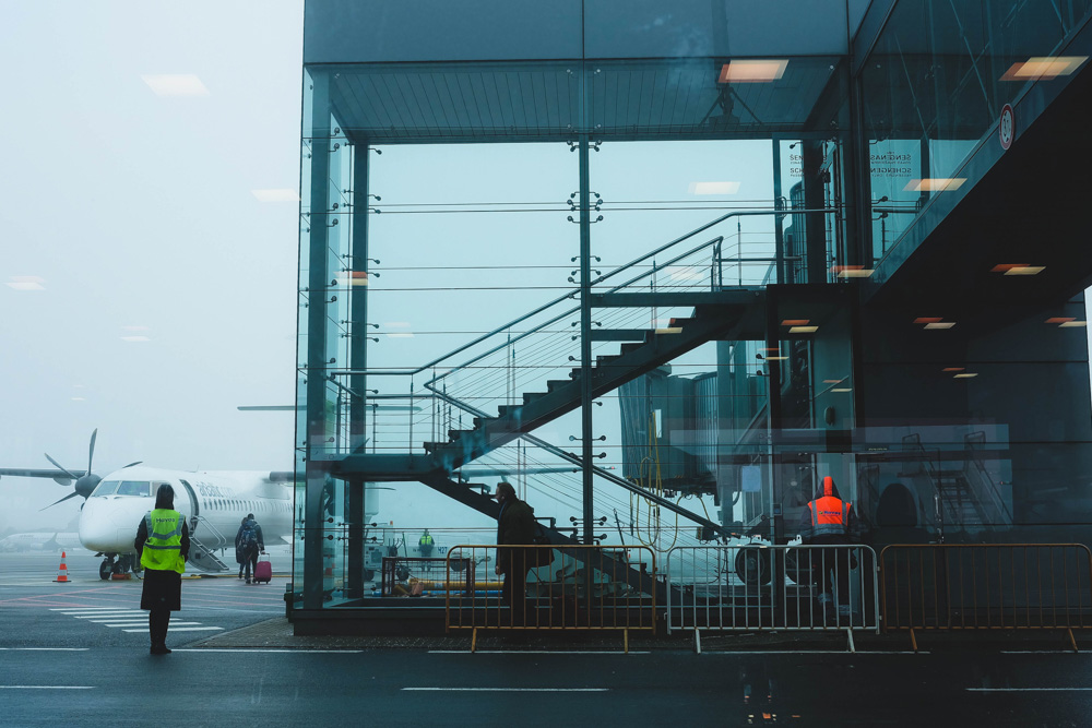 Airplanes at the airport - Denied boarding guide