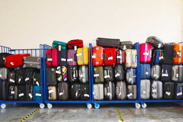 Suitcases on trolleys - Luggage tips