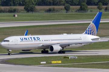 United Airlines airplane
