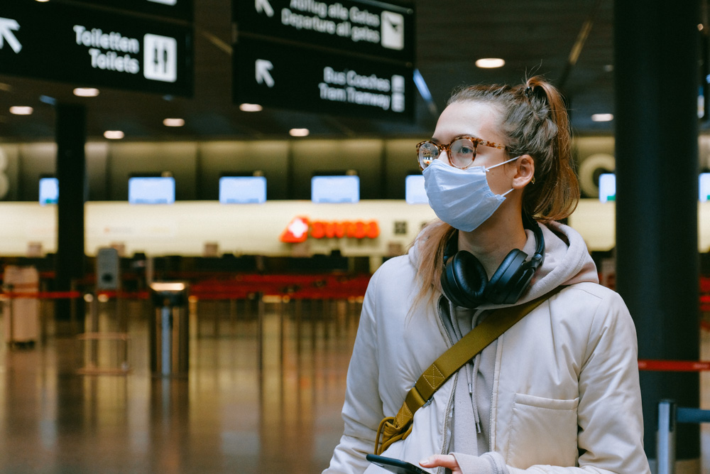 Woman wearing a face mask