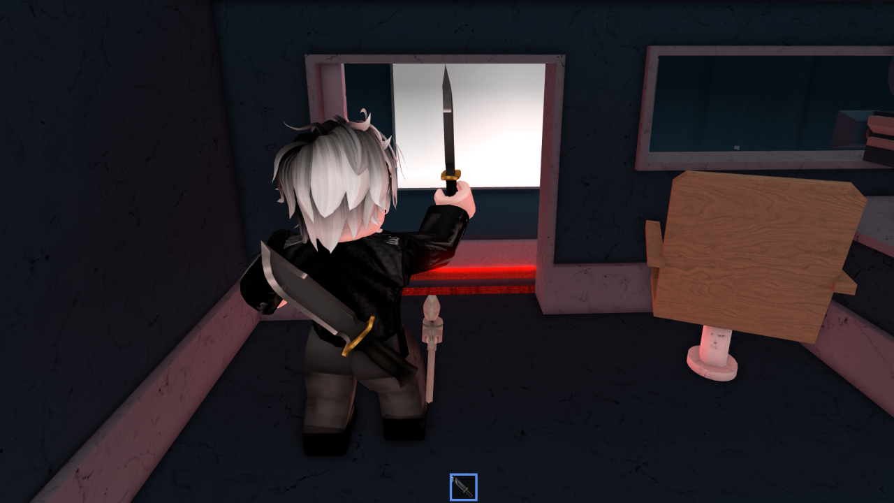 How to Throw a Knife in MM2 on PC