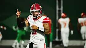 Vernon Adams Jr. et Damien Alford ont encore la chimie pour les longues passes!