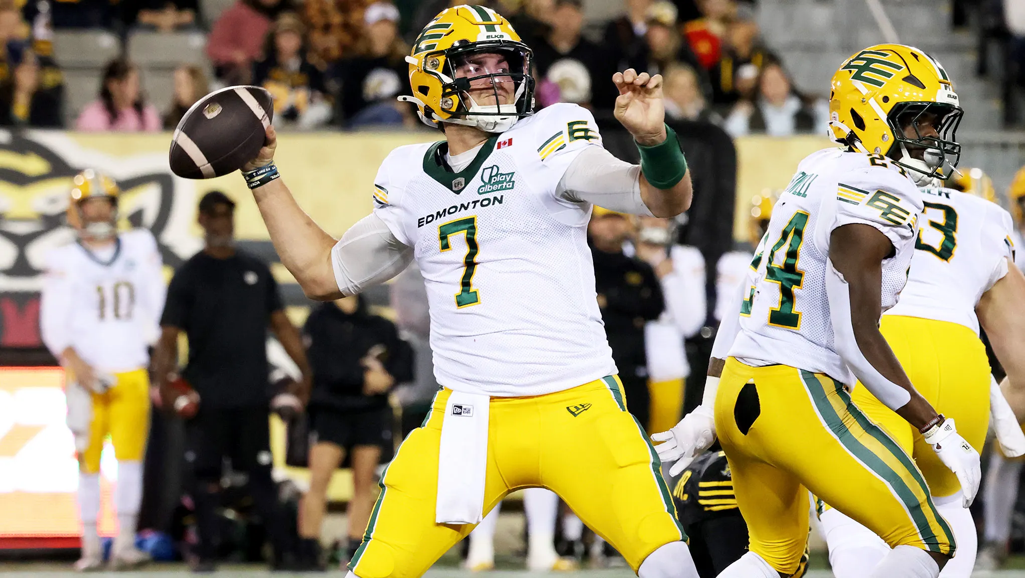 Elks kick off Mobil Thanksgiving Weekend with road win over Ticats