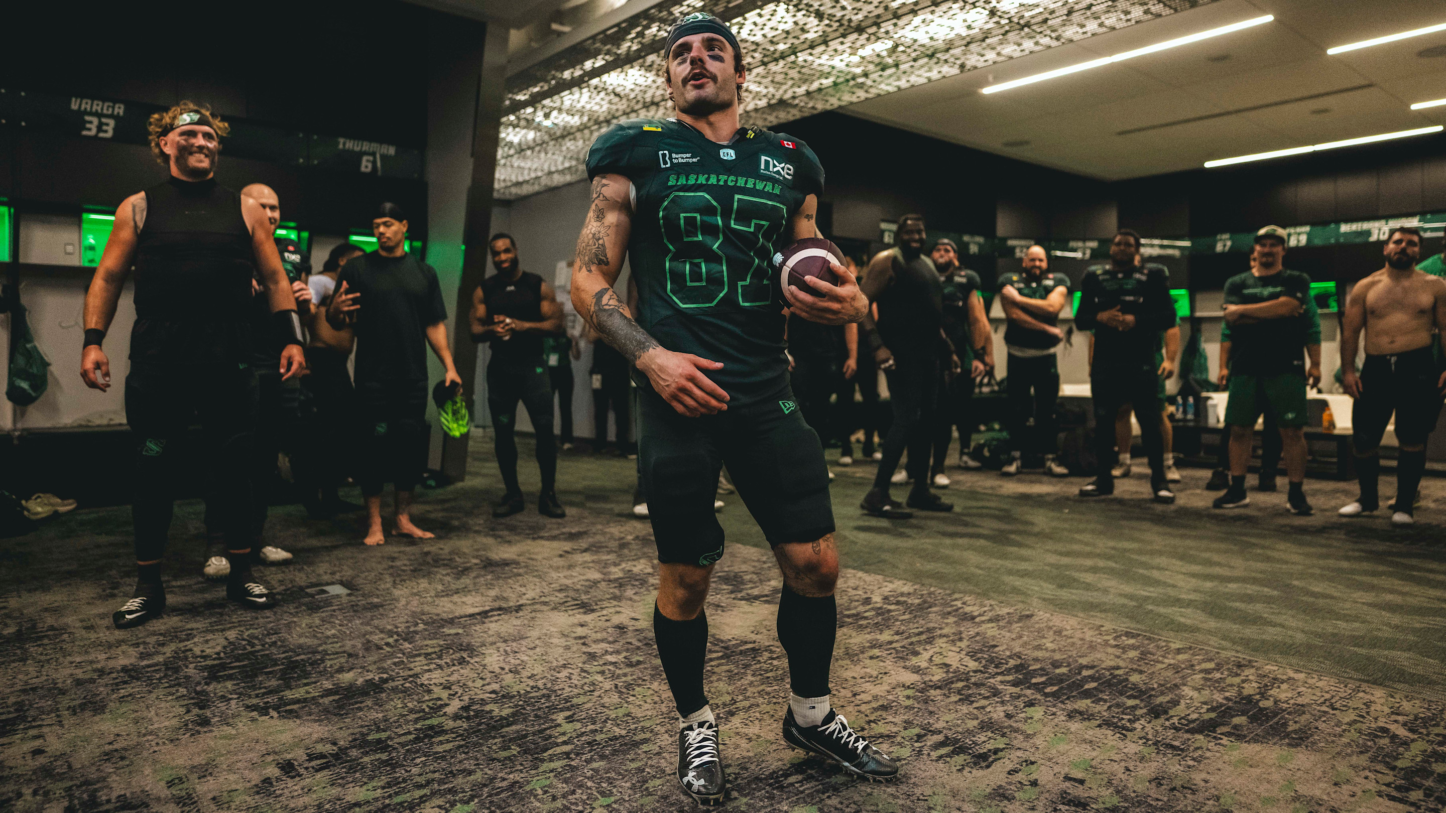 Wiebe wows ’em: Huskies legend gets game ball after Riders’ rally 