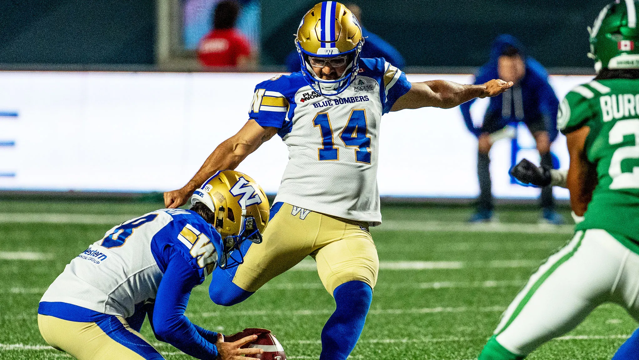 Start vs. Sit: 2 must-plays and who to avoid in Week 15