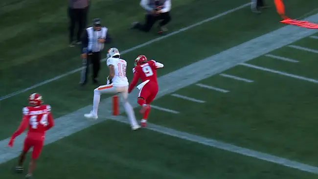 Quel attrapé de Justin McInnis!
