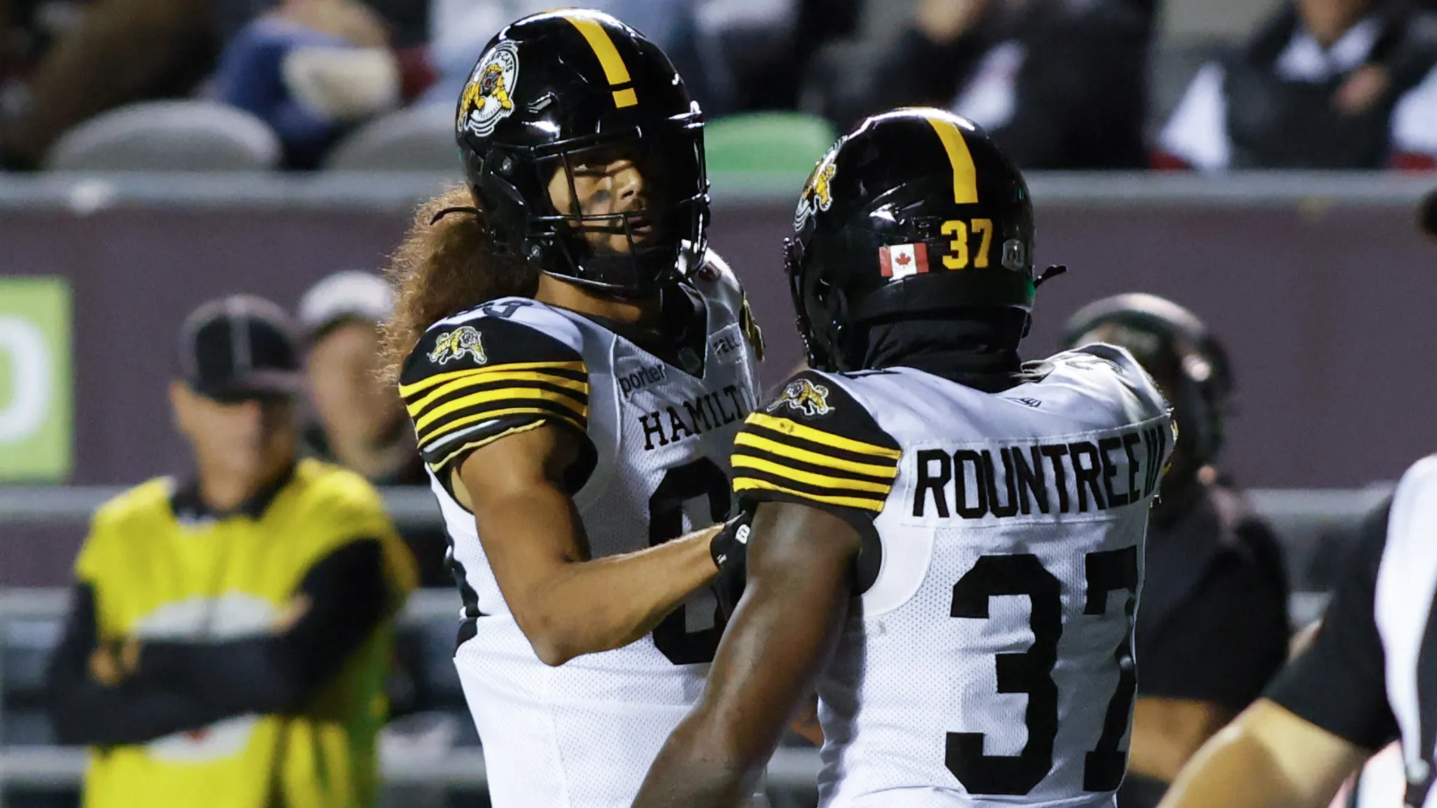 Les Tiger-Cats défont le ROUGE et NOIR à Ottawa
