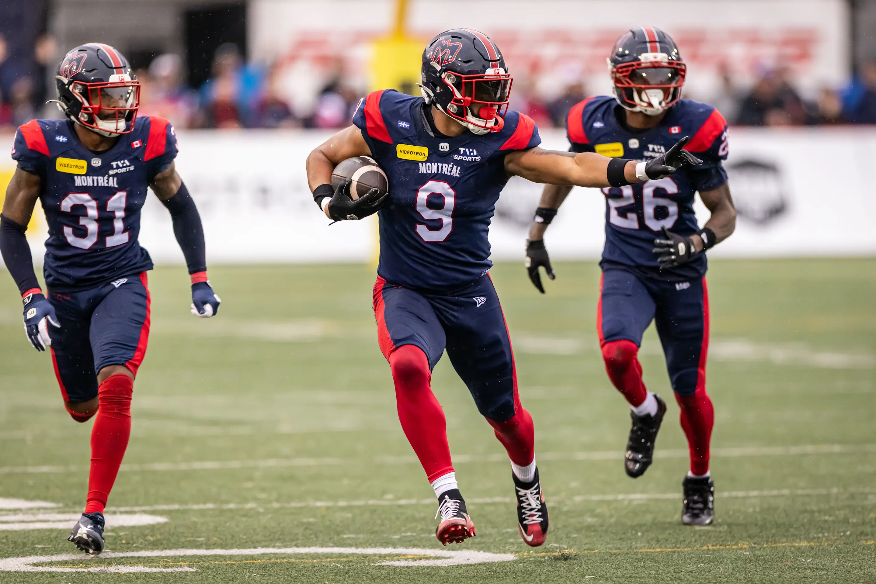 Alouettes roll over Riders to finish perfect at home