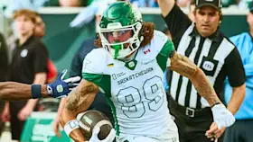 Start vs. Sit: 2 must-plays and who to avoid on Mobil Thanksgiving Weekend