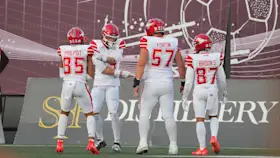 CLARK BARNES SEALS IT WITH 60 YARD HOUSE CALL