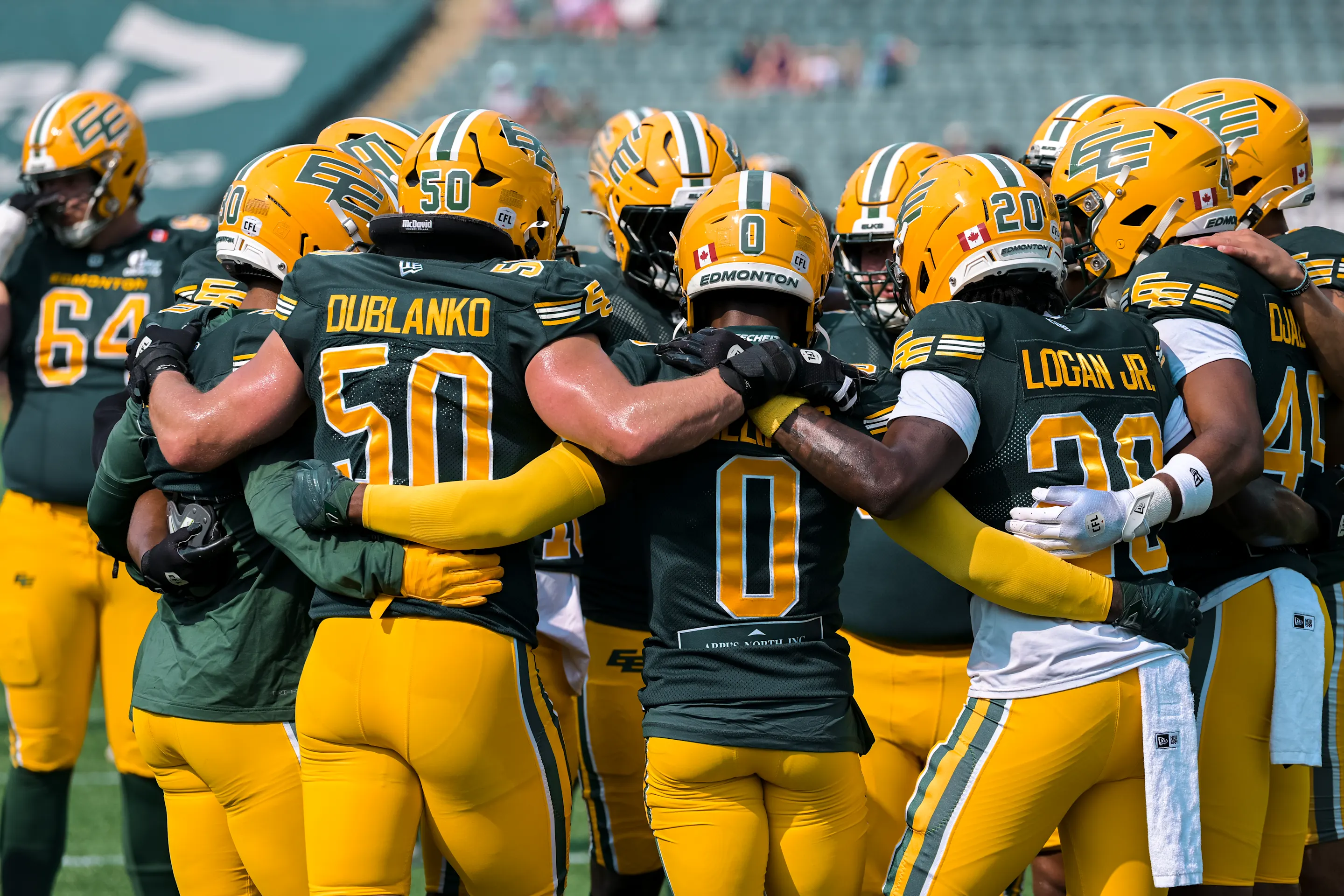 Players - Team - Team Huddle - Home Game - 2026
