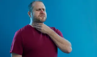 ¿Qué es un dolor de garganta?
