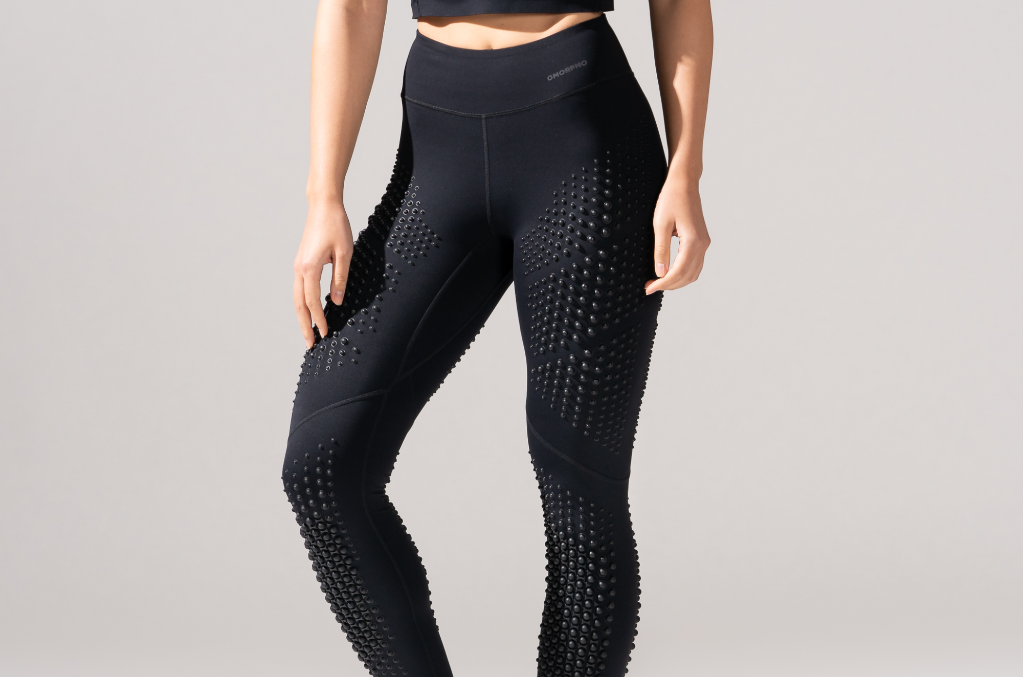 Female wearing Omorpho G-Tight black