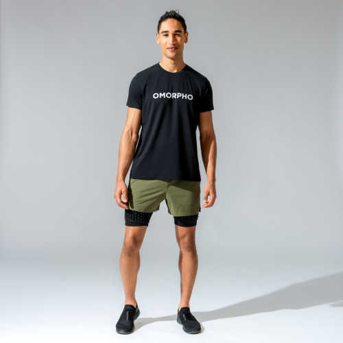 OMORPHO M Lifestyle Top black t-shirt - full body front view with olive G-Short