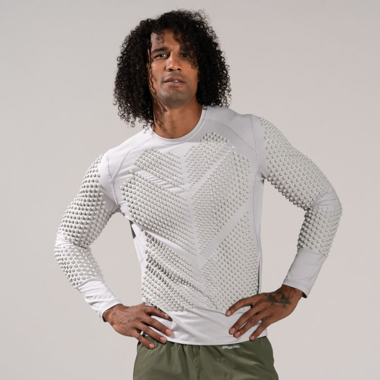 Close-up Front View of Male wearing Omorpho cloud G Top Long Sleeve