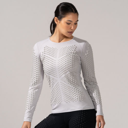 Front view of Female wearing Omorpho cloud G Top Long Sleeve