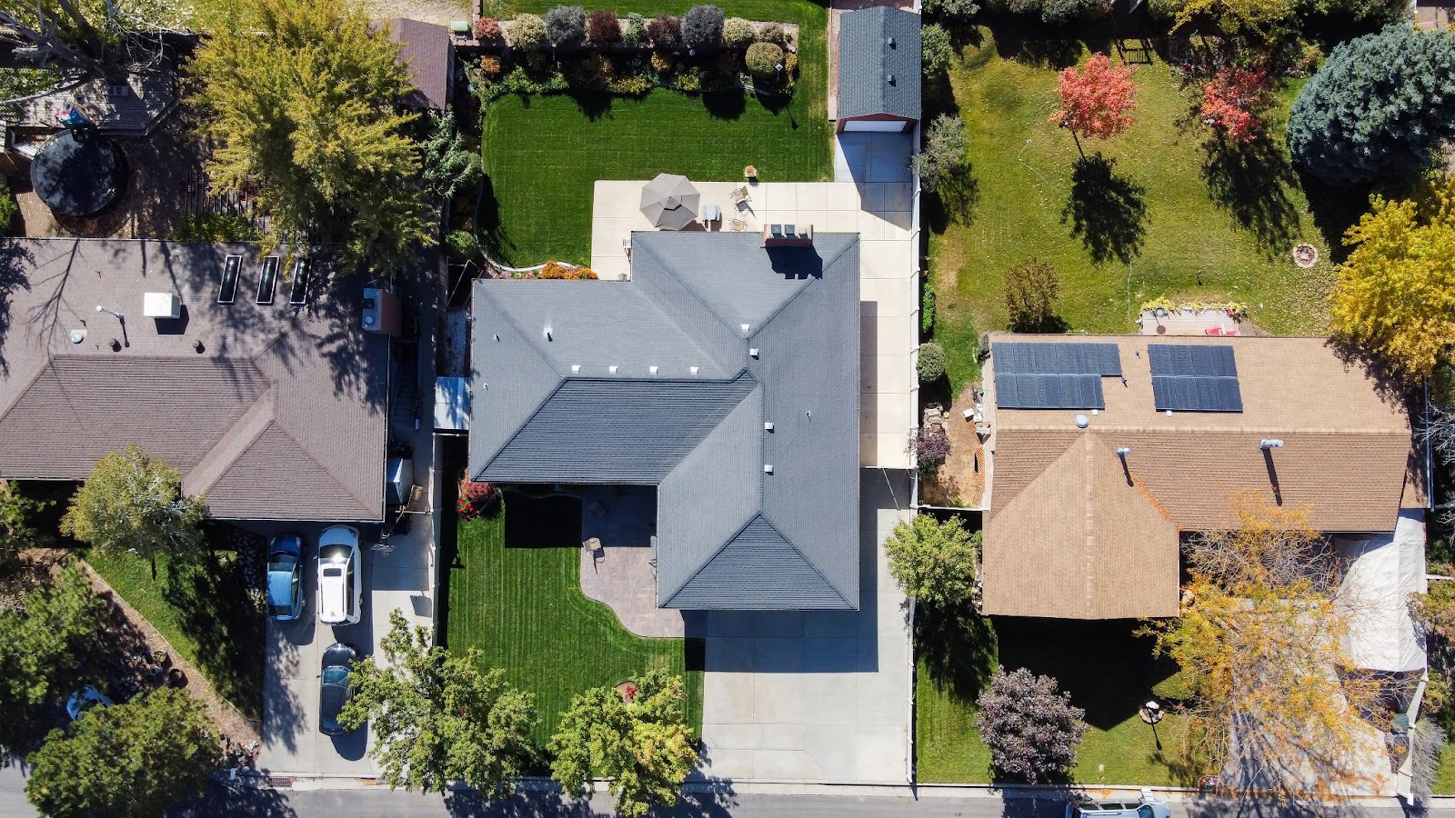 roofing contractor work