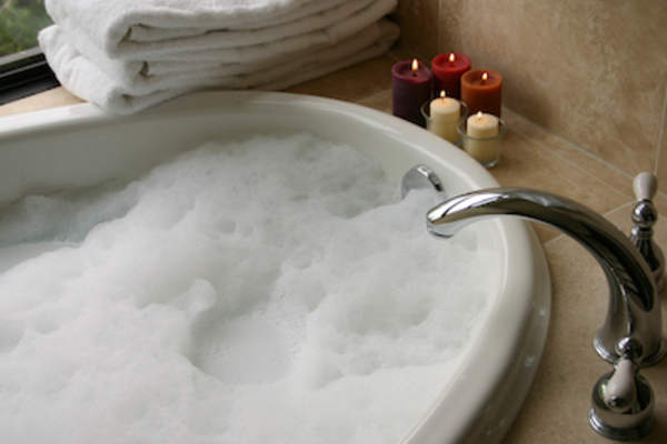 温暖的泡泡浴。