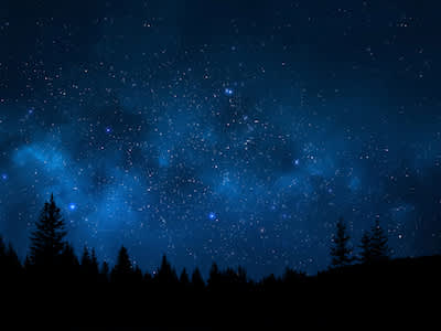 星填充夜空。