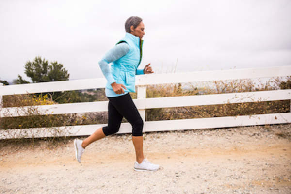 女人又回到了上运行线索的生活。