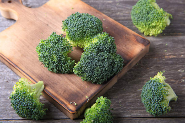 花椰菜上砧板。