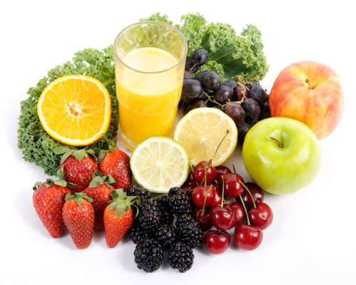 新鲜的水果和果汁形象