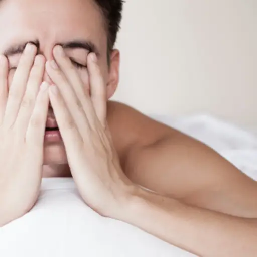 男人缺乏睡眠