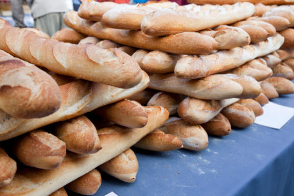 成堆的百吉饼。