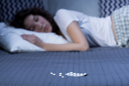 8 Questions To Ask Before Taking Sleeping Pills For Insomnia