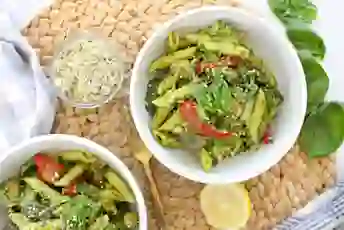 烤蔬菜酱意大利面沙拉