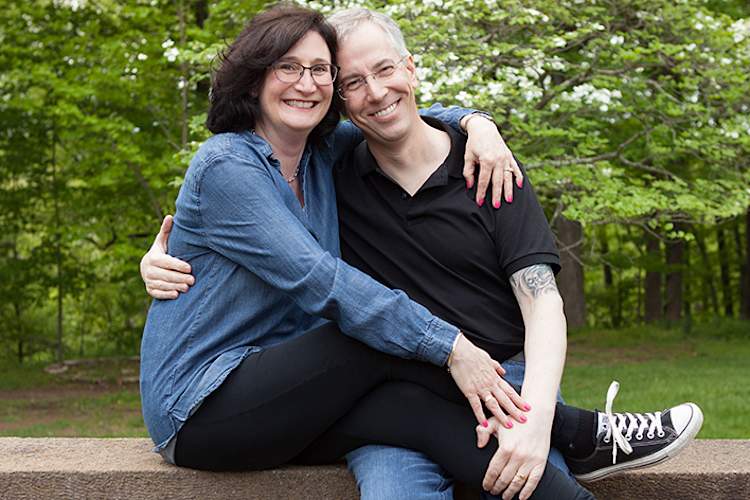 迈克尔·贝克尔和他的妻子洛丽。