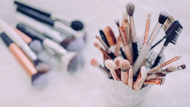 化妆刷。