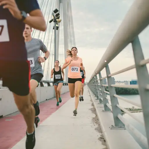 慈善机构跑的人5k