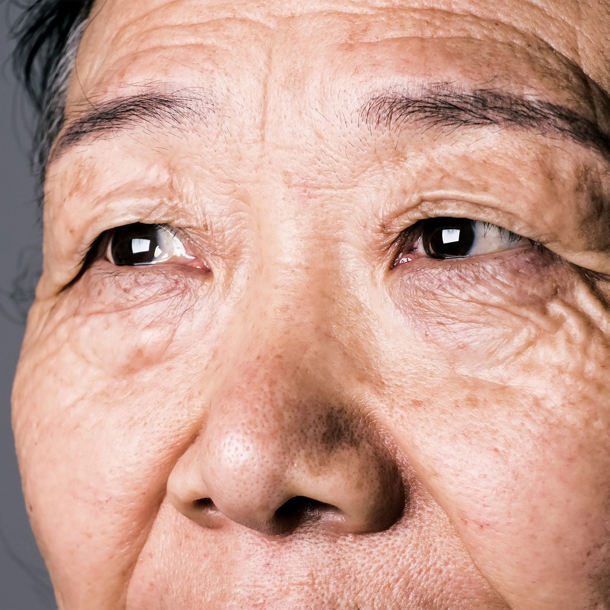 一个女人的面部特写