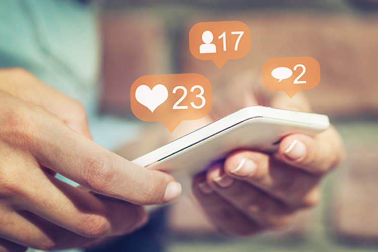 社交媒体通知。