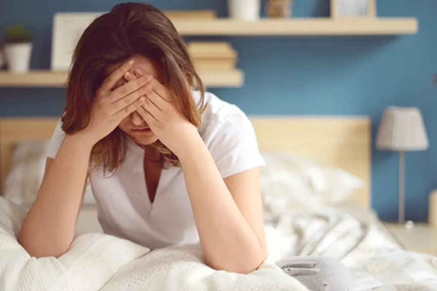 女人的经历头痛。