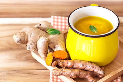 姜茶是治疗溃疡性结肠炎的舒缓热饮。