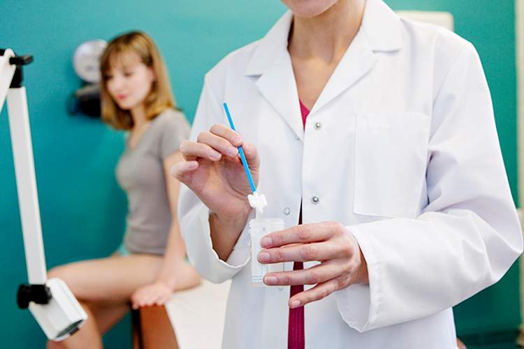 巴氏试验由妇科医生进行。