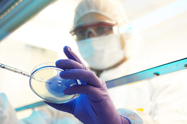 基因研究科学家形象。